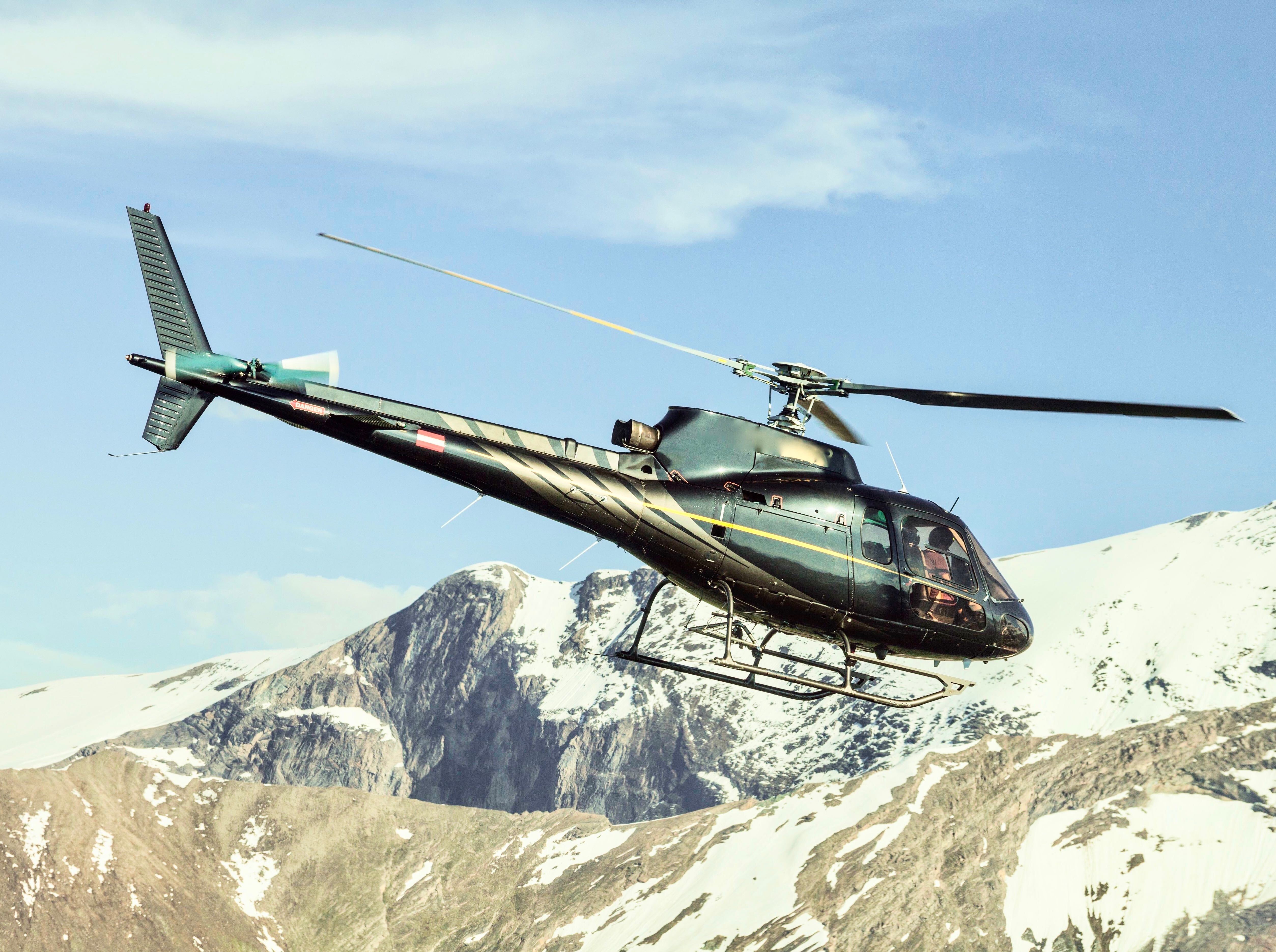 Helicopter Airbus AS 350 / H125